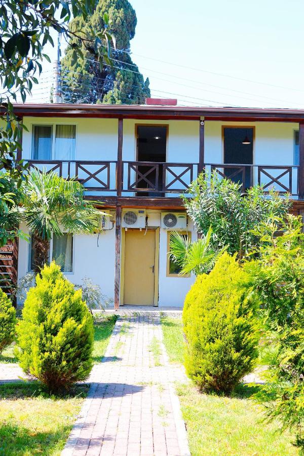 Guest House Alashara Pizunda Ngoại thất bức ảnh