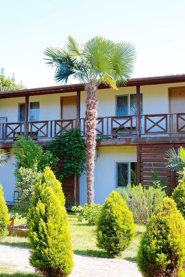 Guest House Alashara Pizunda Ngoại thất bức ảnh