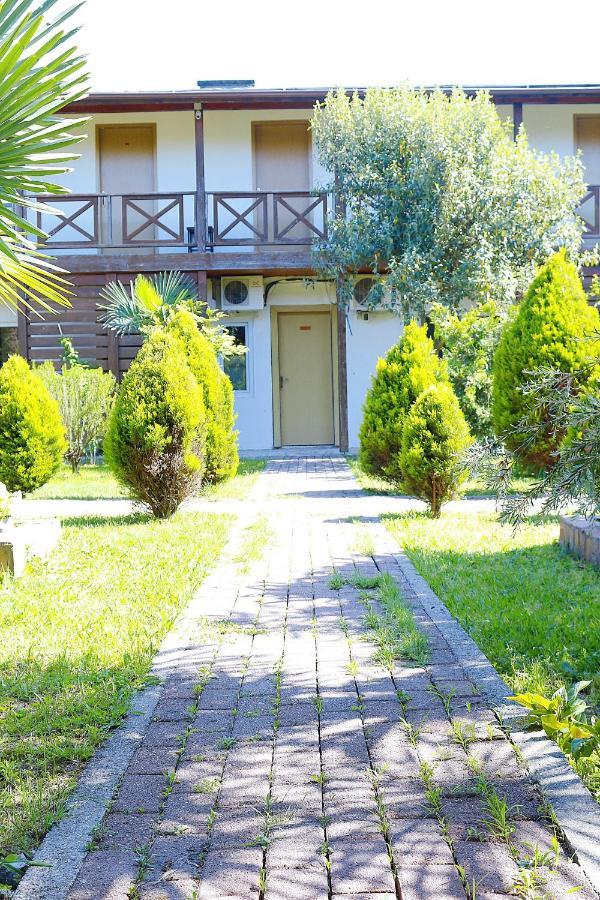 Guest House Alashara Pizunda Ngoại thất bức ảnh